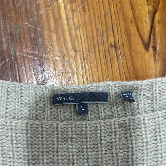 Vince Cream Crew Neck Cropped Sweater Minimalist Style Size Large - Picture 2 of 10